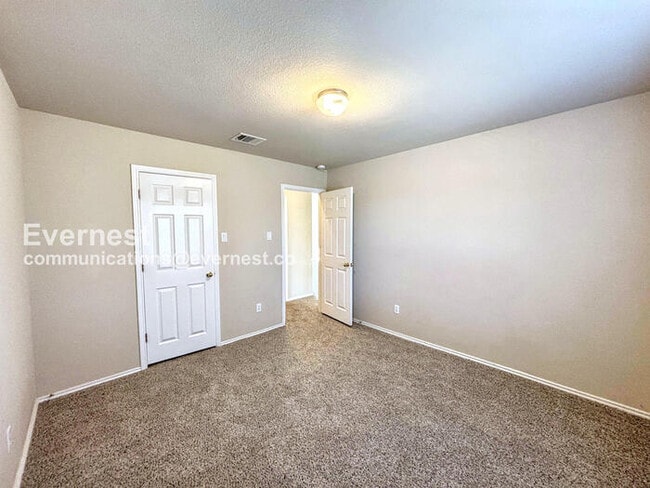 Building Photo - 3505 Fitzroy Ave