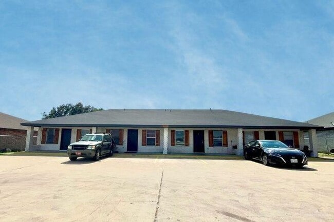Primary Photo - 3401 N Inspiration Rd