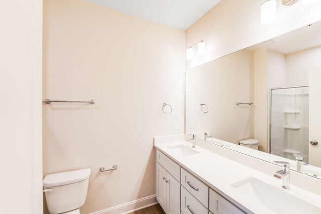 Building Photo - 645 Brookwood St