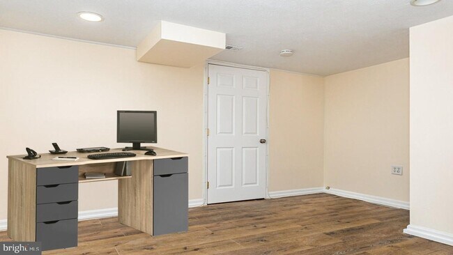 Building Photo - Renovated Rancher for rent in Rosedale!