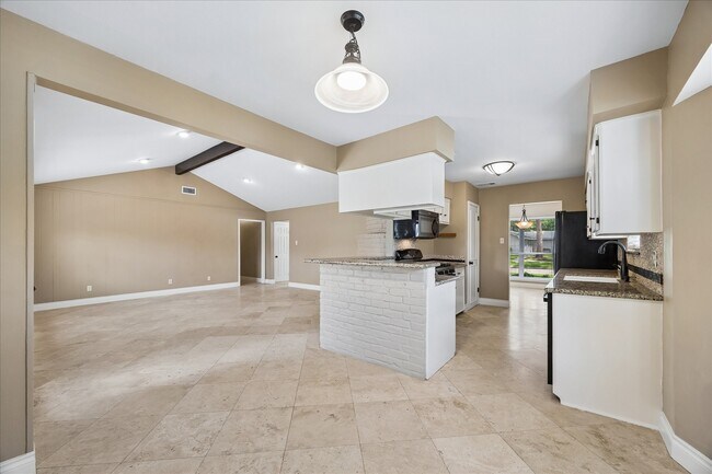 Building Photo - 12322 Nova Ct