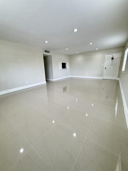 Building Photo - 3307 NW 108th Dr