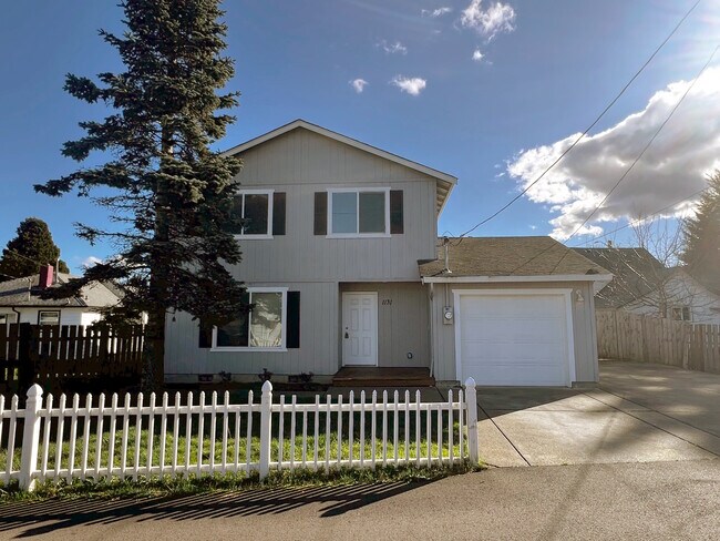 Primary Photo - 1131 2nd St NW