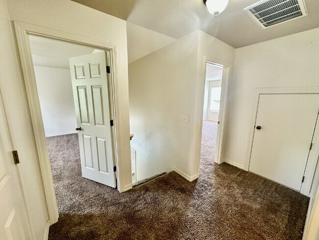 Building Photo - 5217 S 62nd St