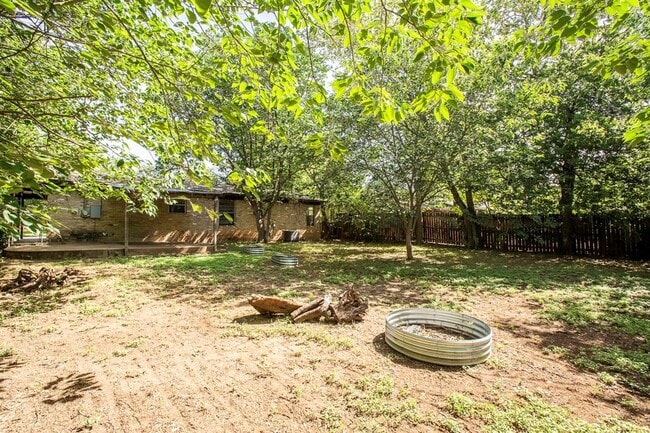Building Photo - 4807 Sylvandale Dr