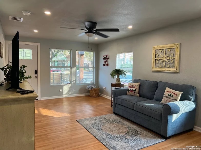 Building Photo - 115 San Salvador Ave