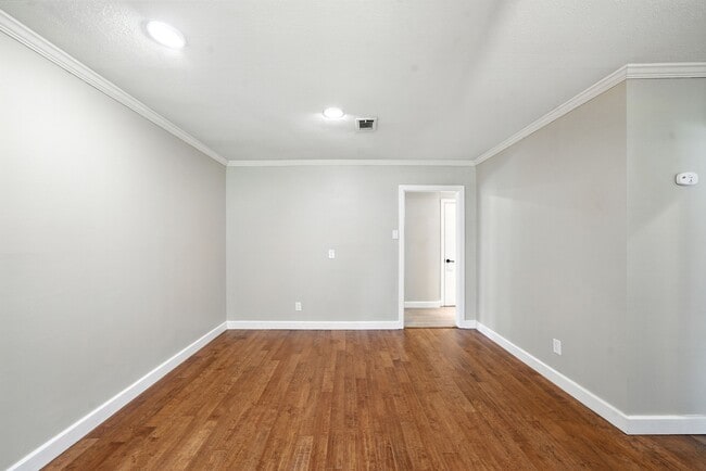 Building Photo - 1714 Parana Dr