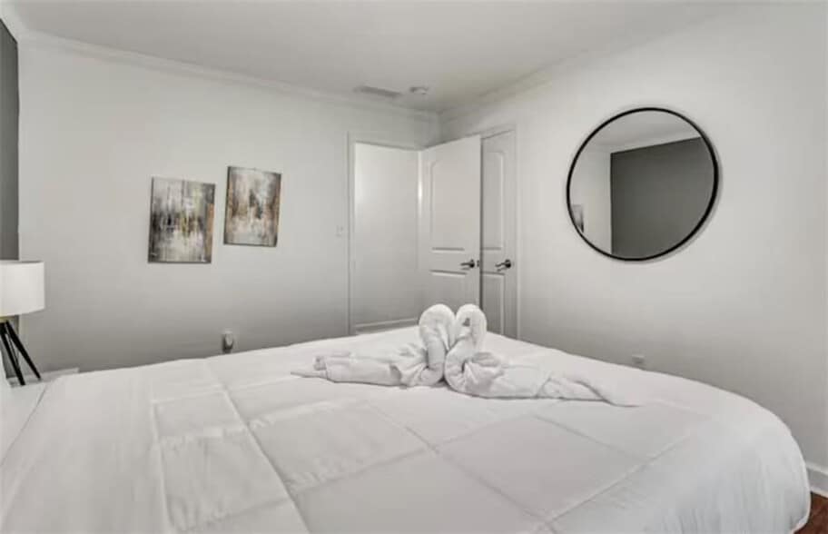 Building Photo - 4050 Washington Rd