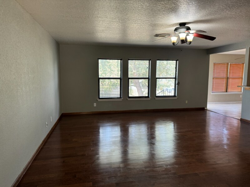 Building Photo - 7622 Forest Vale