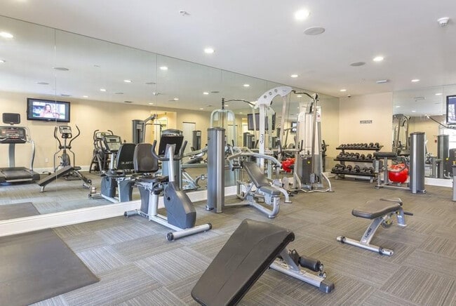 Building Photo - 9357 SW 77th Ave