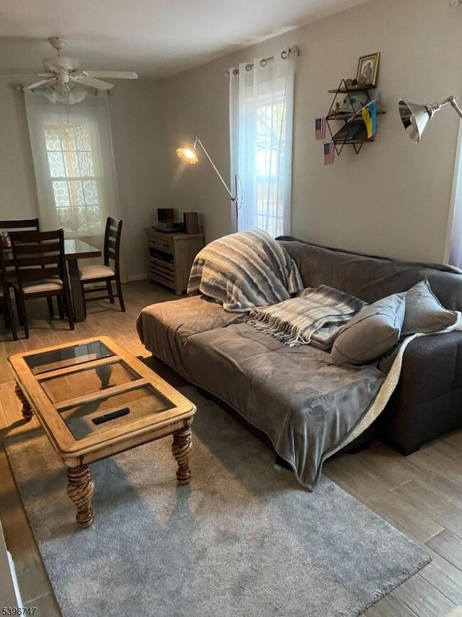 Building Photo - 492 Dogwood Ln