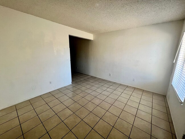 Building Photo - 73433 Sun Valley Dr