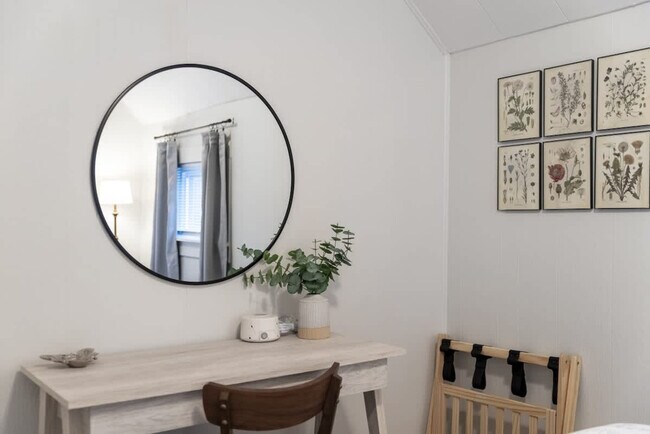 Building Photo - 16806 Pilgrim Ave