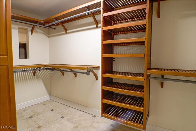 Building Photo - 112 Pinebrook Dr