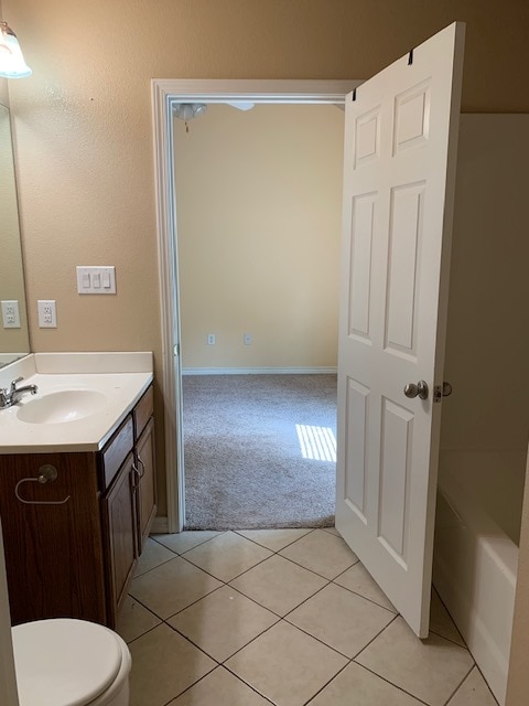 Building Photo - 5720 Shadowbend Cir W