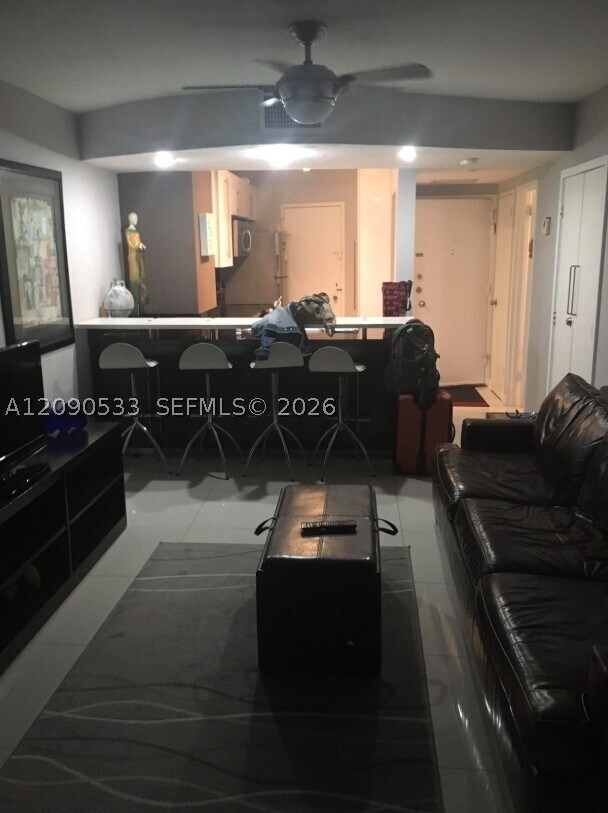 Building Photo - 2899 Collins Ave