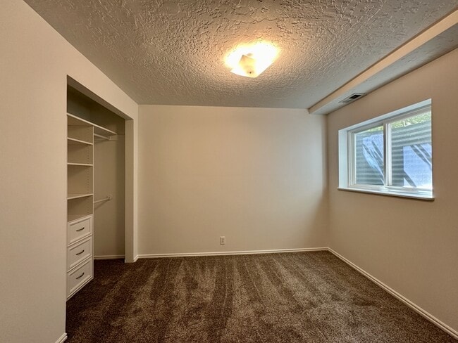 Building Photo - West Jordan