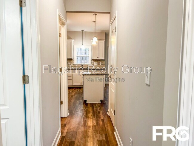 Building Photo - 491 Fallingbrook Dr