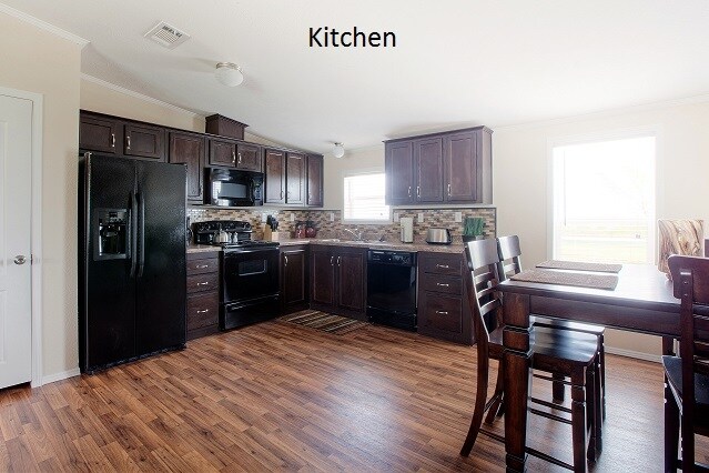 Building Photo - Eagle Ford Shale