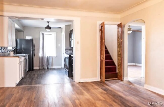 Building Photo - 324 N Dade Ave