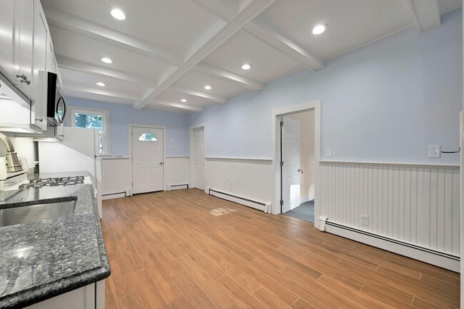 Building Photo - 288 S Van Dien Ave