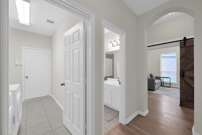 Building Photo - 66 N Whistling Swan Pl