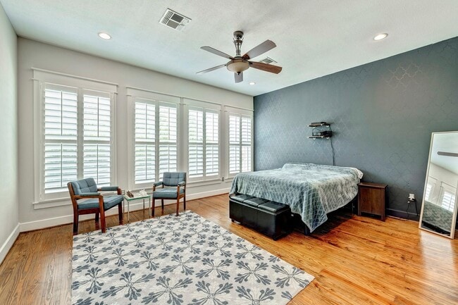 Building Photo - 511 W 22nd St