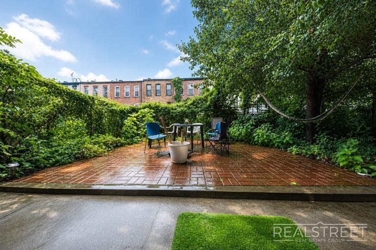 Building Photo - Modern 3 Bed 1.5 Bath in Stuyvesant Hieghts