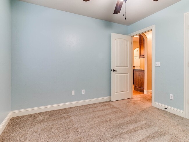 Building Photo - 4909 Kelly Lakes Dr