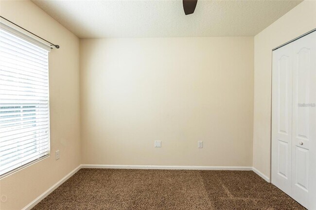 Building Photo - 131 Fairway Ct