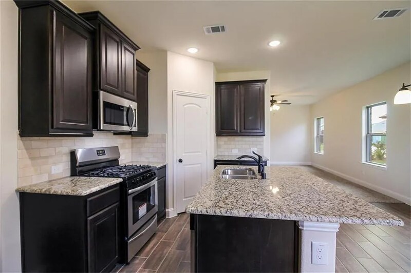 Building Photo - 630 Redwood Dr