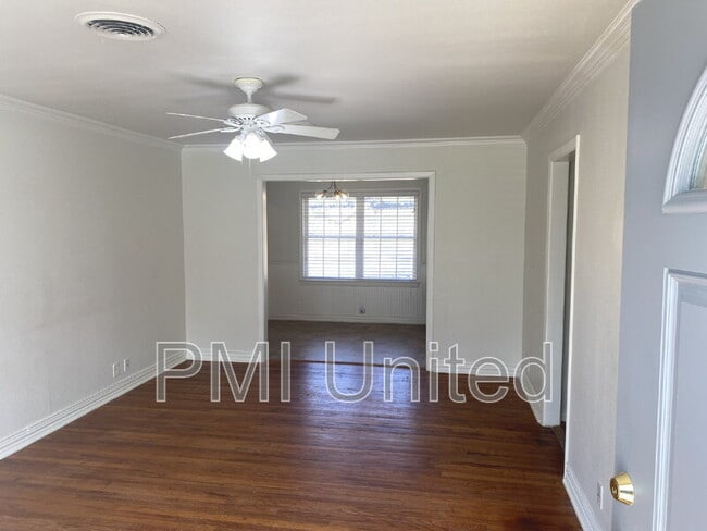 Building Photo - 510 Panhandle St