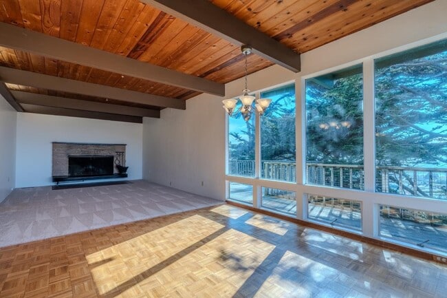 Building Photo - 990 Mirador Terrace