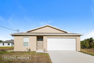Building Photo - 1025 Halby Ave S