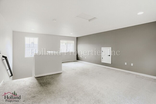 Building Photo - Spacious 3-Bedroom Home with Bonus Room in Desirable South Hillsboro! - Landscaping Included