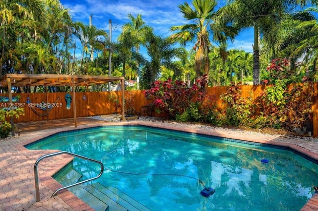 Building Photo - 1415 Mayo St