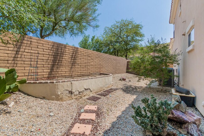 Building Photo - 204 W Mountain Sage Dr