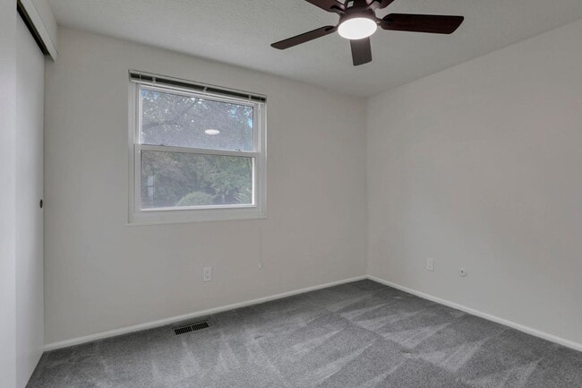 Building Photo - 1488 Red Leaf Ln