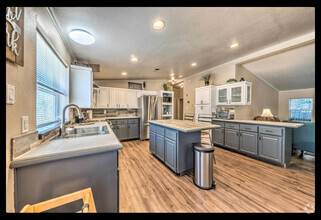Building Photo - 202 Muchachita Ave