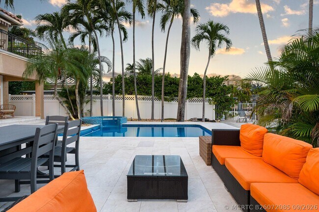 Building Photo - 514 Solar Isle Dr