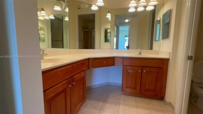 Building Photo - 3500 Oaks Clubhouse Dr