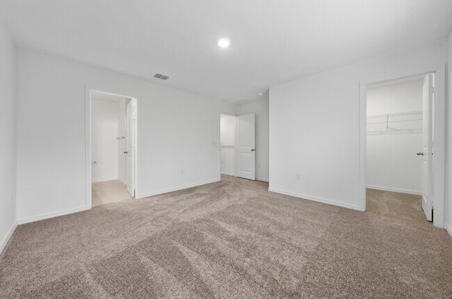 Building Photo - 2814 Raindrop Run St