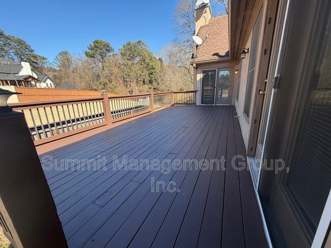 Building Photo - 2405 Twin Creek Ct SW