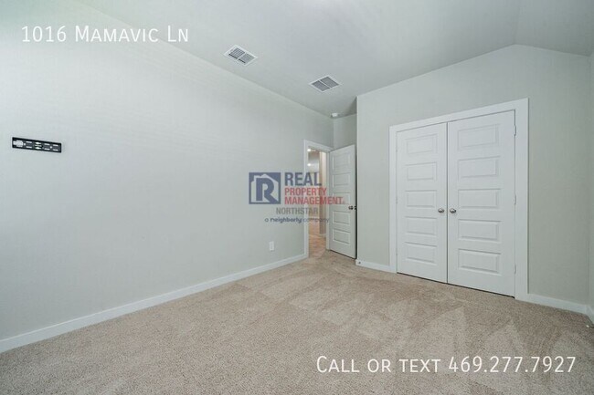 Building Photo - 1016 Mamavic Ln