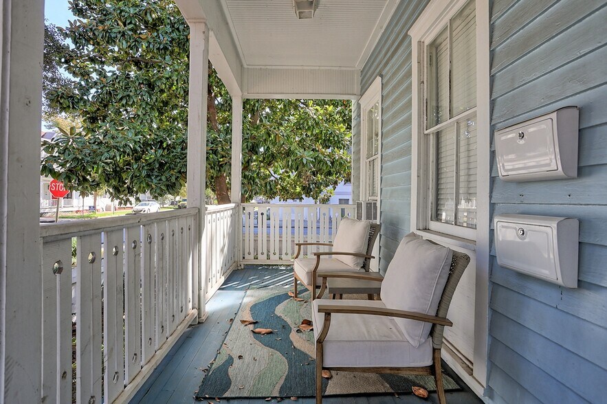 Building Photo - 303 W Park Ave