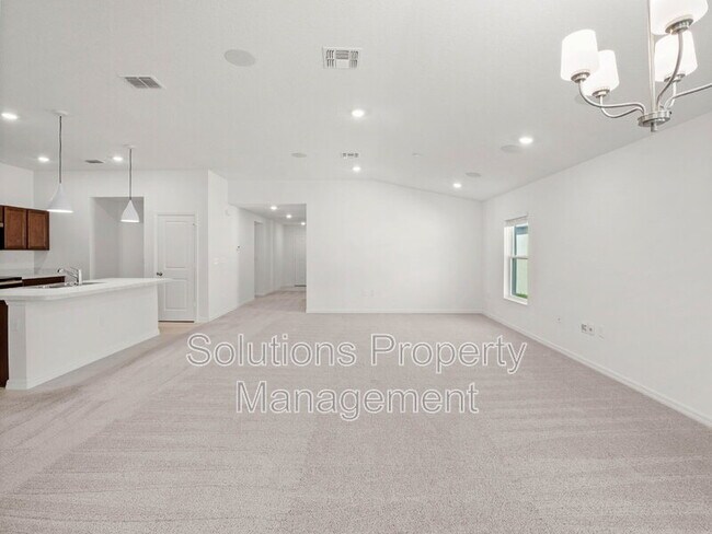 Building Photo - 2192 Vinifera Dr