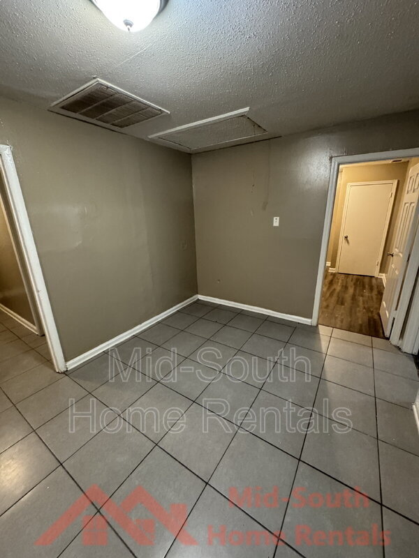 Building Photo - 1604 Echles St