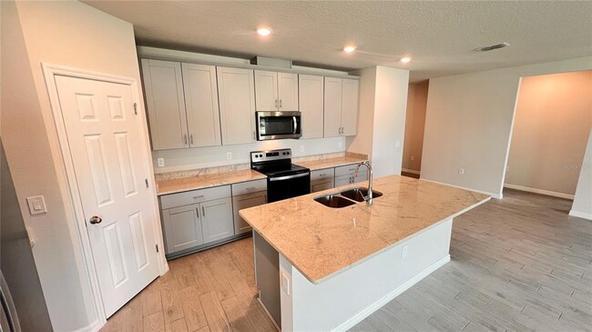 Building Photo - 702 Alta Vista Ct