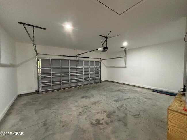 Building Photo - 2940 Hall Ave
