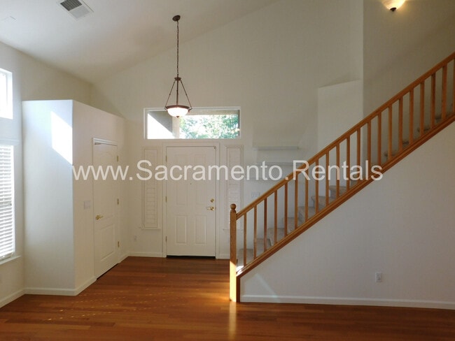 Building Photo - Very Nice Updated 4bd/3ba Rancho Cordova H...